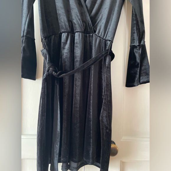 H&M Black Velvet Wrap dress - Picture 2 of 10